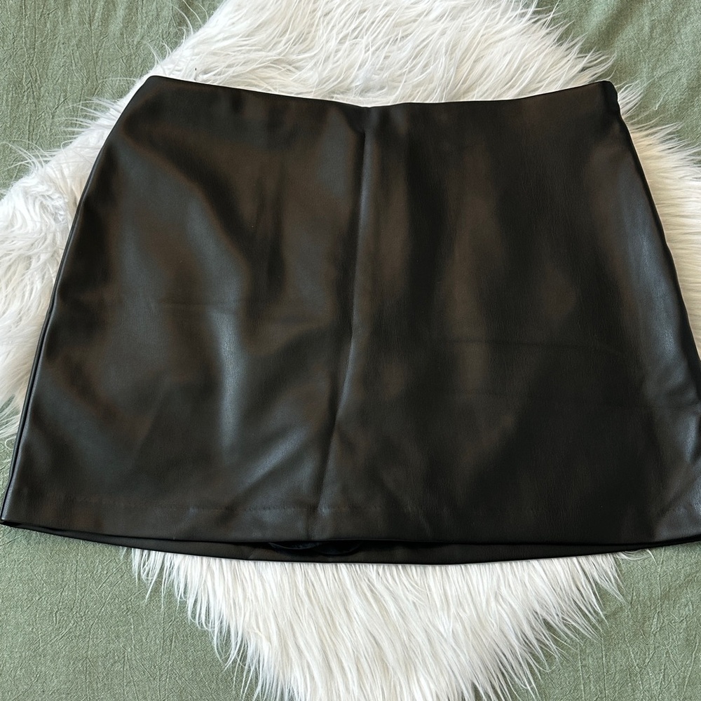 Abercrombie & Fitch Black Mini Skirt